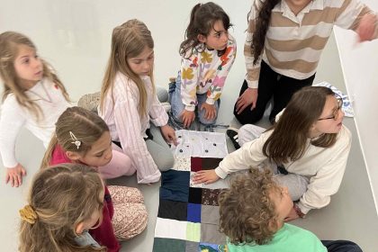 Visite à petits pas, atelier visite pour les enfants de Metz et de Lorraine au FRAC LORRAINE